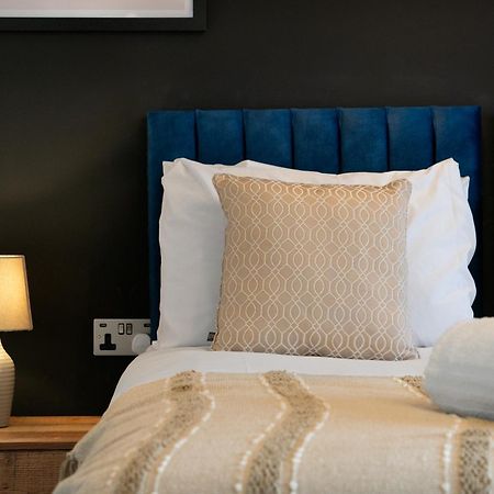 Newark House Premium Apartments With Sofa Beds - Wifi - Free Parking - Perfect For Contractors! Peterborough Dış mekan fotoğraf